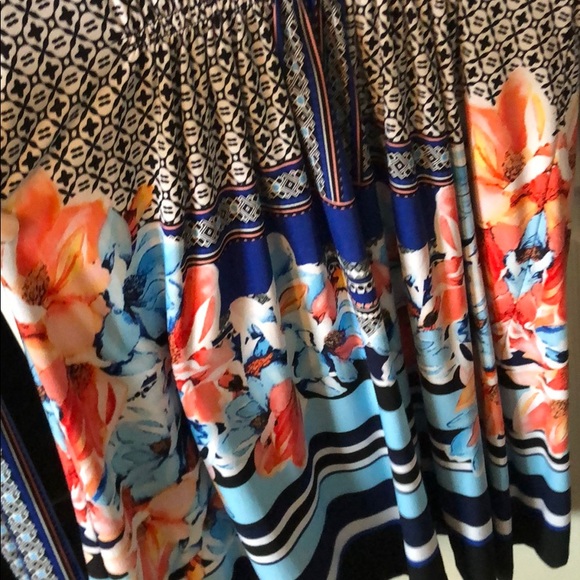 Cute Pattern Dress - Picture 3 of 4